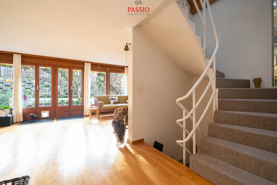 Grande casa a schiera di 10 locali con giardino paradisiaco in posizione ottimale – foto 9 di 13