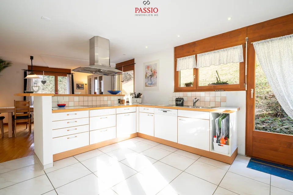 Grande casa a schiera di 10 locali con giardino paradisiaco in posizione ottimale – foto 13 di 13