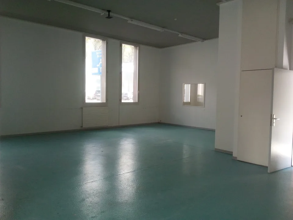 Mezzovico - spazio espositivo / magazzino – foto 3 di 6