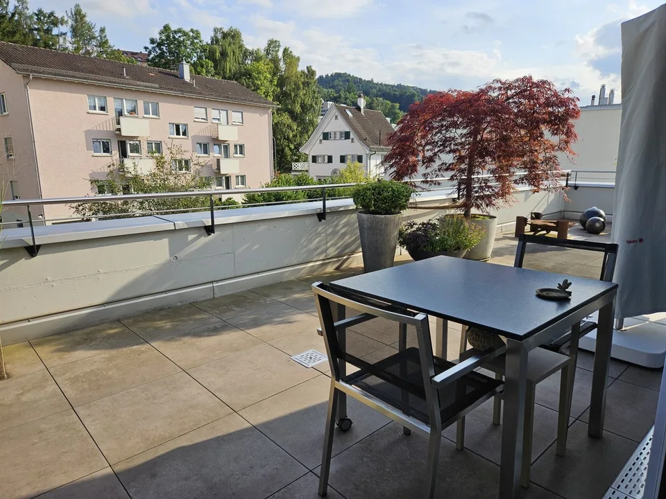 Moderne 3.5-Zimmer-Attikawohnung 86m2 mit Terrasse 93m2 und Balkon – Foto 11 von 16