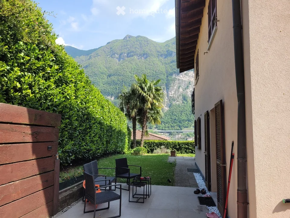 Bella casa unifamiliare con giardino e fantastica vista lago - Riva San Vitale TI – photo 4 sur 20