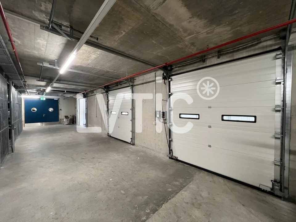 Dépôt, atelier, laboratoire de 800 m2 à louer à Bussigny – photo 7 sur 9