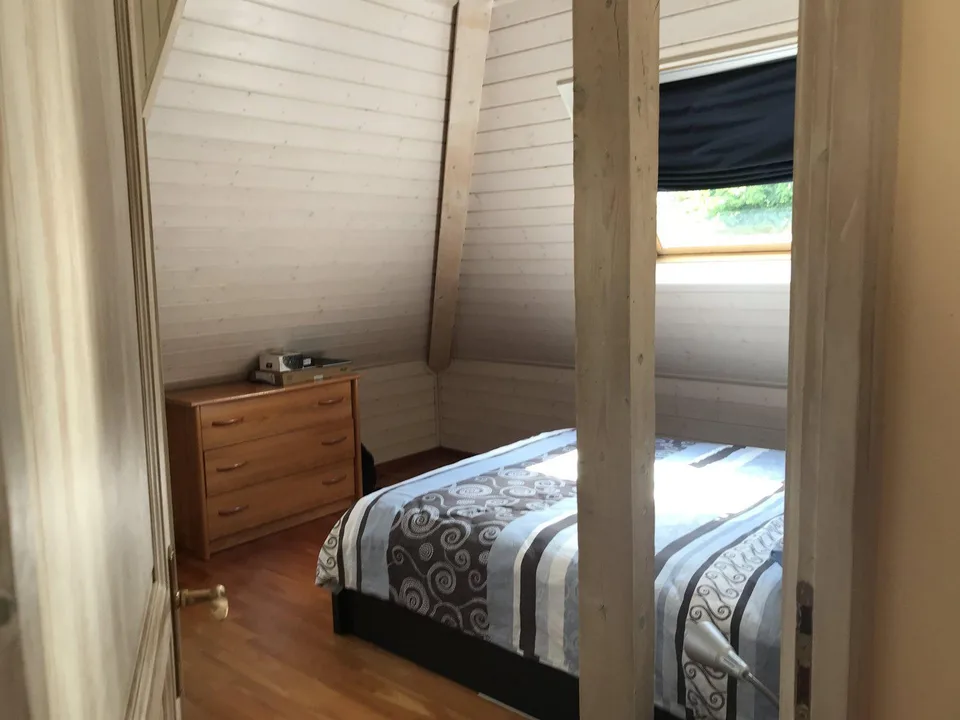WUNDERSCHÖNES 9-ZIMMER-ANWESEN IN PETIT SACONNEX MIT GROSSEM GARTEN UND RUHE – Foto 11 von 14