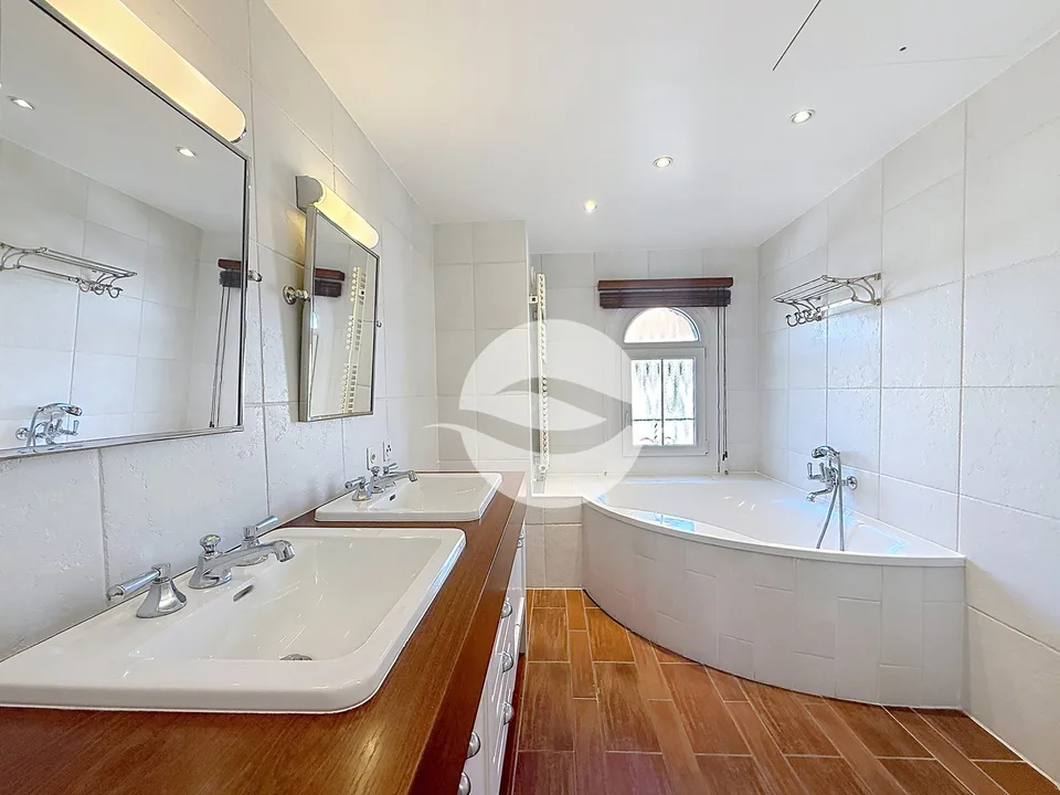 11 Zimmer Einfamilienhaus in Jussy – Foto 11 von 12