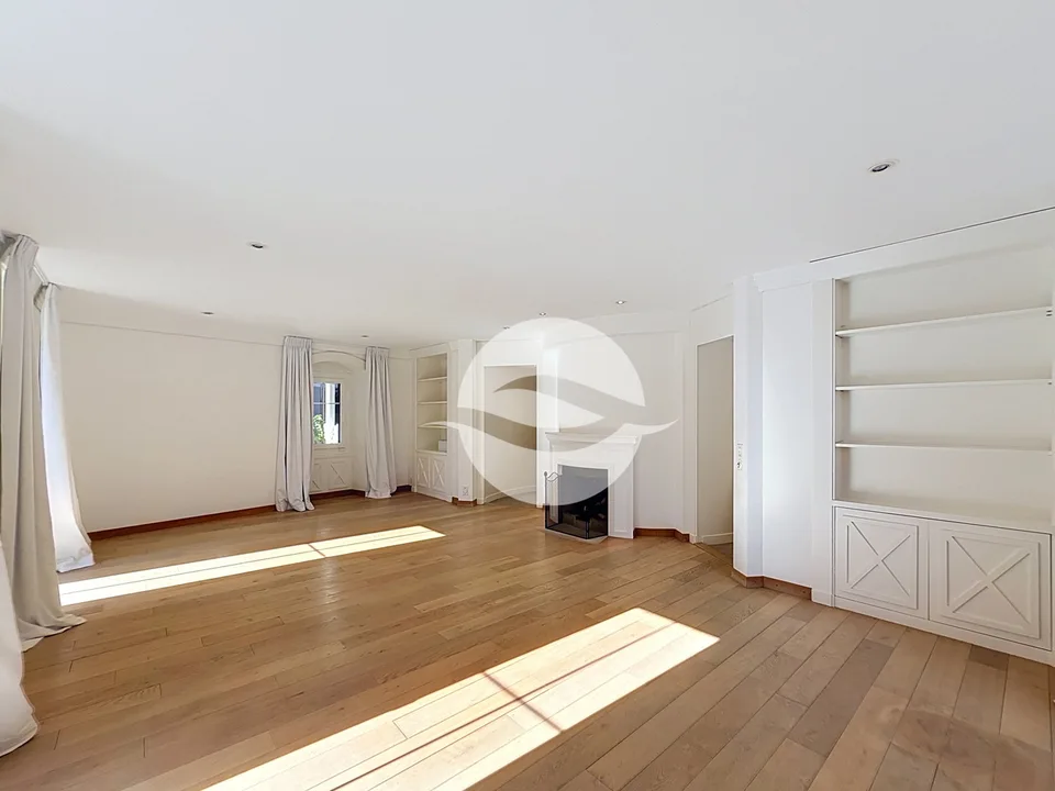 11 Zimmer Einfamilienhaus in Jussy – Foto 3 von 12