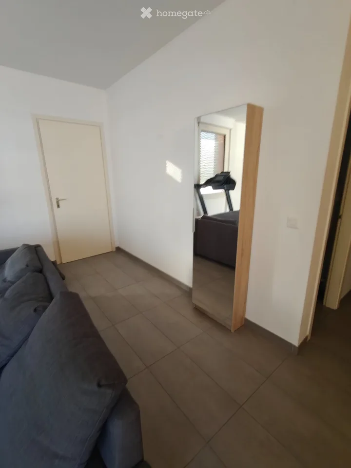 Paradies 2.5 Zimmer renoviert mit Terrasse und Garage – Foto 8 von 8