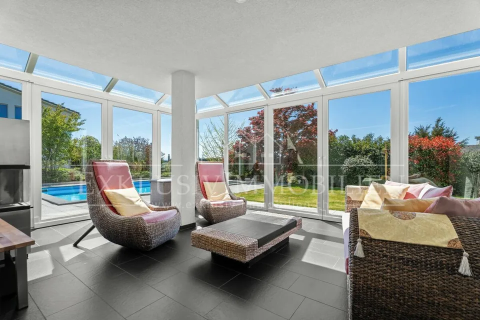Viel Raum zum Leben - Grosszügiges Zuhause mit traumhafter Aussicht und Gartenparadies – Foto 2 von 6