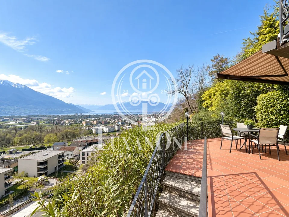 Villa panoramique exclusive à Gordola avec piscine chauffée et vue imprenable sur le lac – photo 2 sur 14