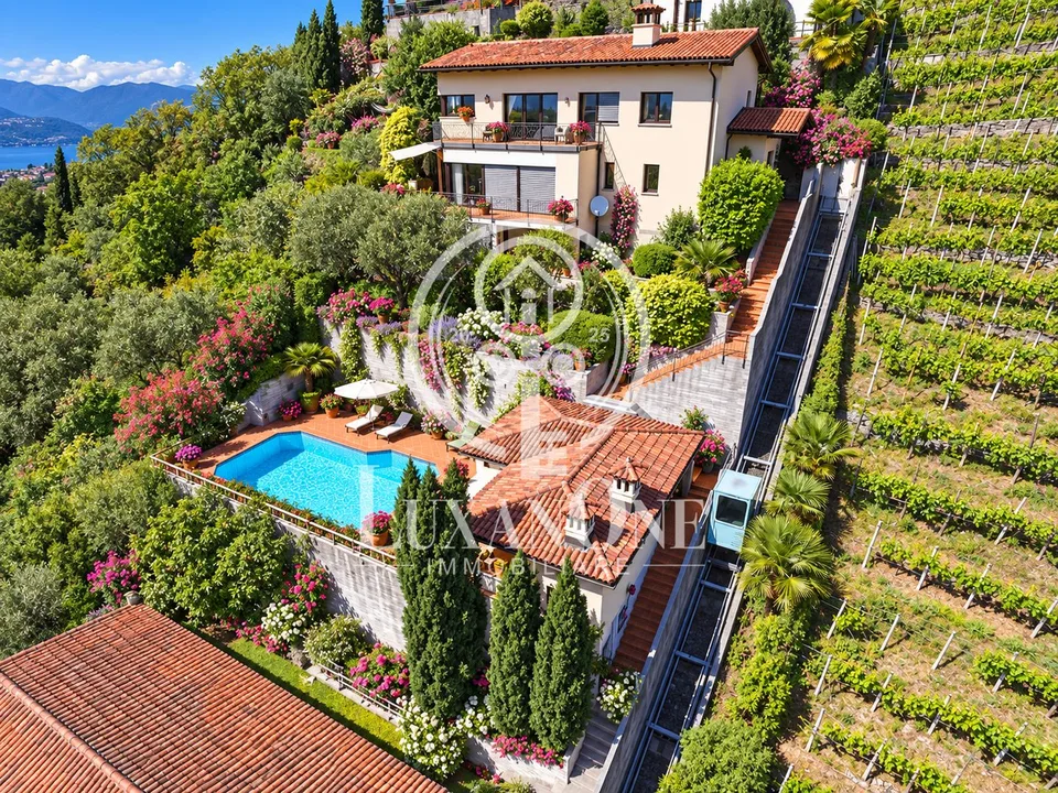 Villa panoramique exclusive à Gordola avec piscine chauffée et vue imprenable sur le lac – photo 4 sur 14