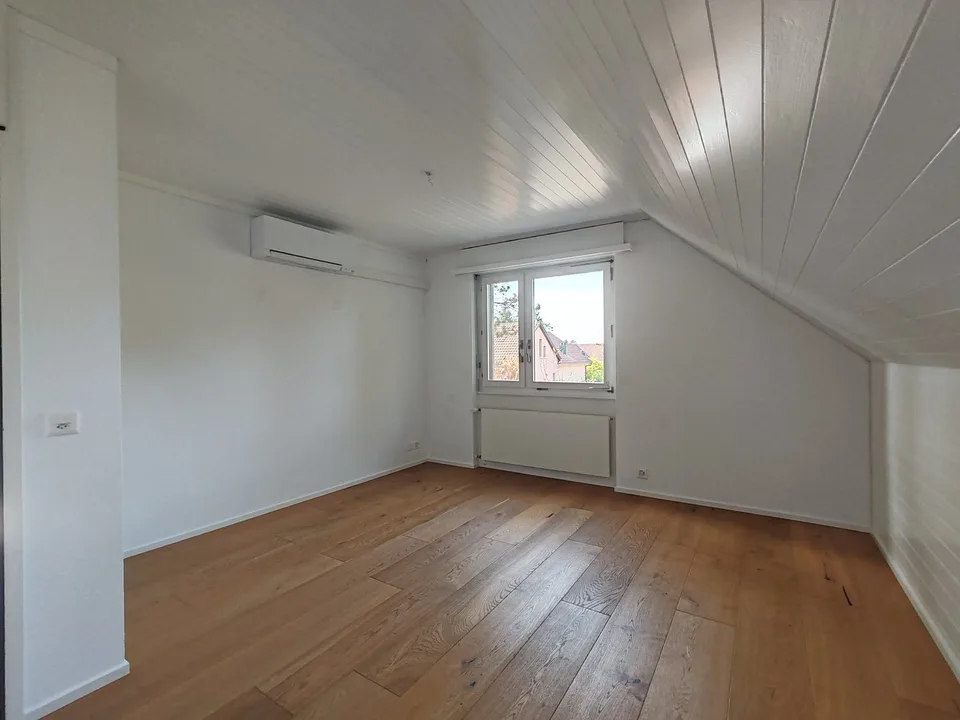 Exklusives 5½-Zimmer-Einfamilienhaus mit Garten, Balkon und Garage in Arlesheim – Foto 14 von 25