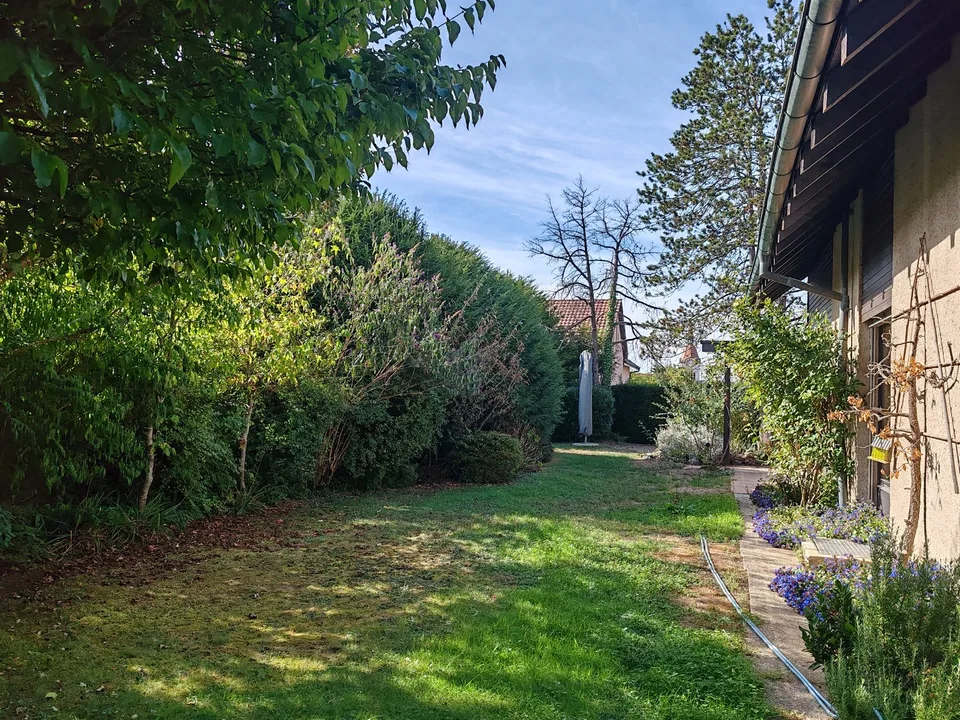 Exklusives 5½-Zimmer-Einfamilienhaus mit Garten, Balkon und Garage in Arlesheim – Foto 23 von 25
