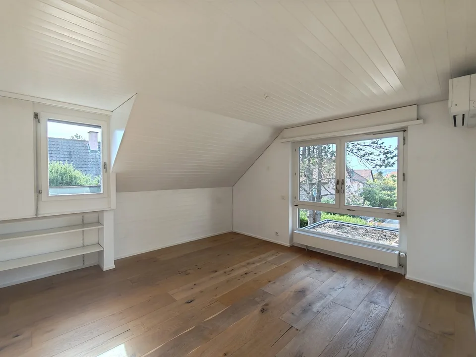 Exklusives 5½-Zimmer-Einfamilienhaus mit Garten, Balkon und Garage in Arlesheim – Foto 12 von 25