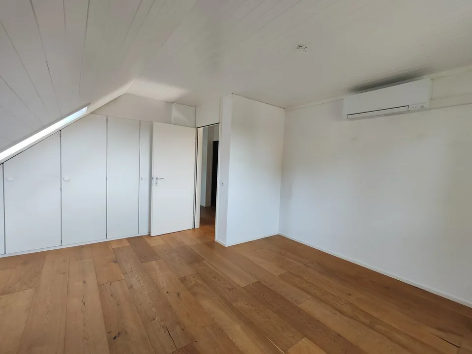 Exklusives 5½-Zimmer-Einfamilienhaus mit Garten, Balkon und Garage in Arlesheim – Foto 15 von 25