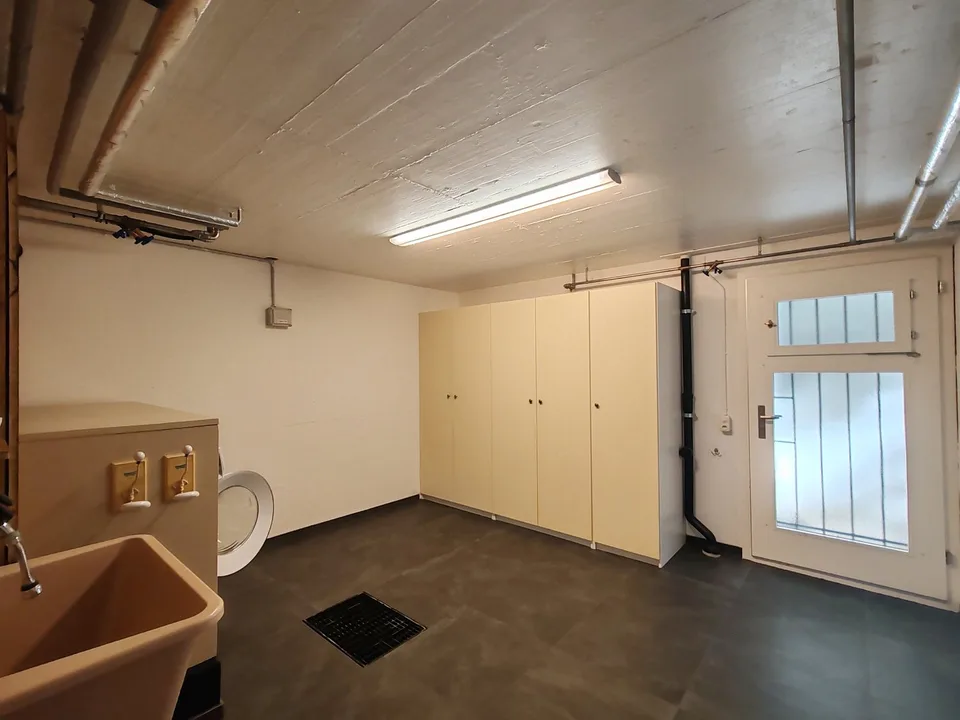Exklusives 5½-Zimmer-Einfamilienhaus mit Garten, Balkon und Garage in Arlesheim – Foto 17 von 25