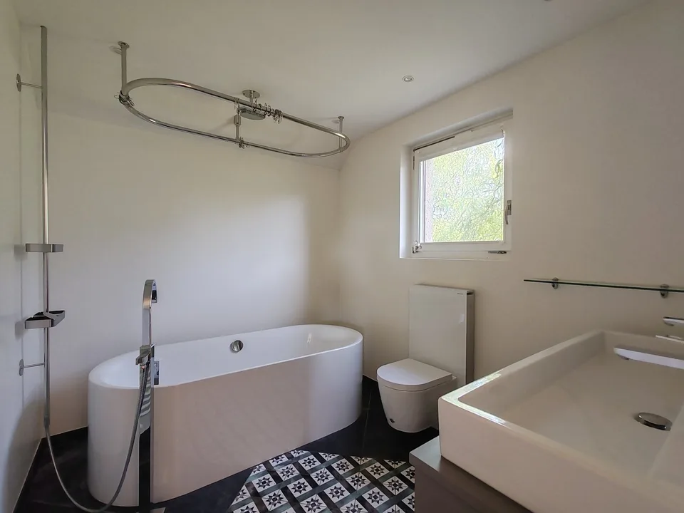 Exklusives 5½-Zimmer-Einfamilienhaus mit Garten, Balkon und Garage in Arlesheim – Foto 8 von 25