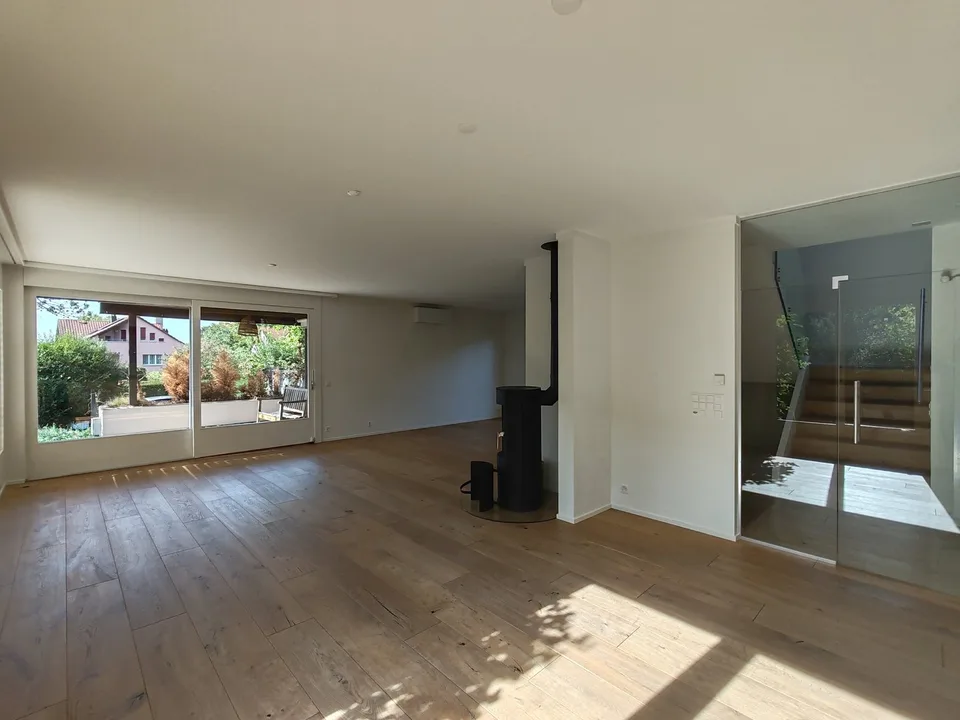 Exklusives 5½-Zimmer-Einfamilienhaus mit Garten, Balkon und Garage in Arlesheim – Foto 2 von 25