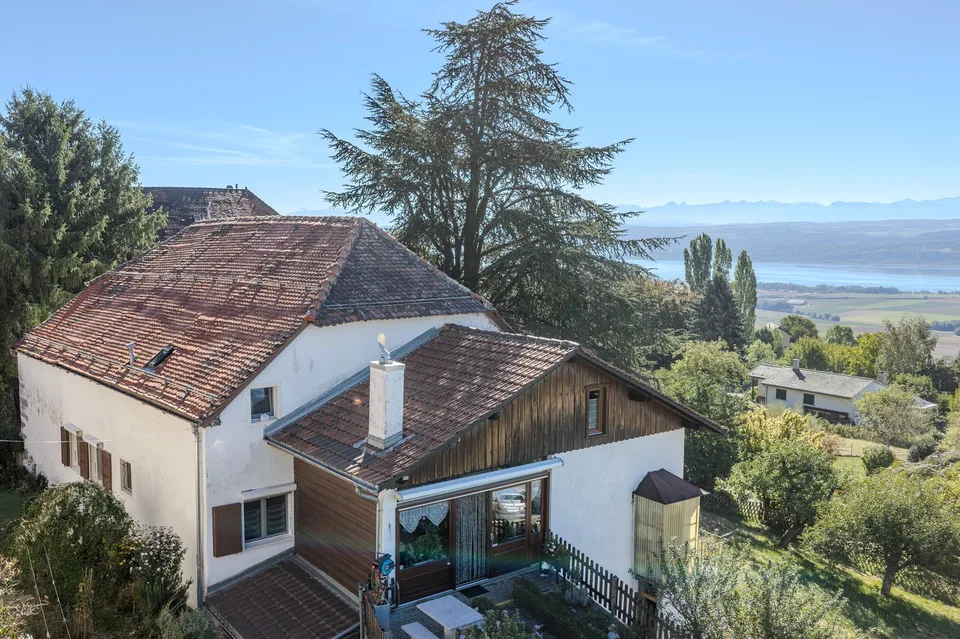 5.5 Zimmer Reihenfamilienhaus in Villars-Burquin – Foto 2 von 16