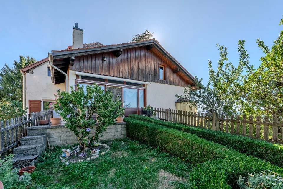 5.5 Zimmer Reihenfamilienhaus in Villars-Burquin – Foto 4 von 16