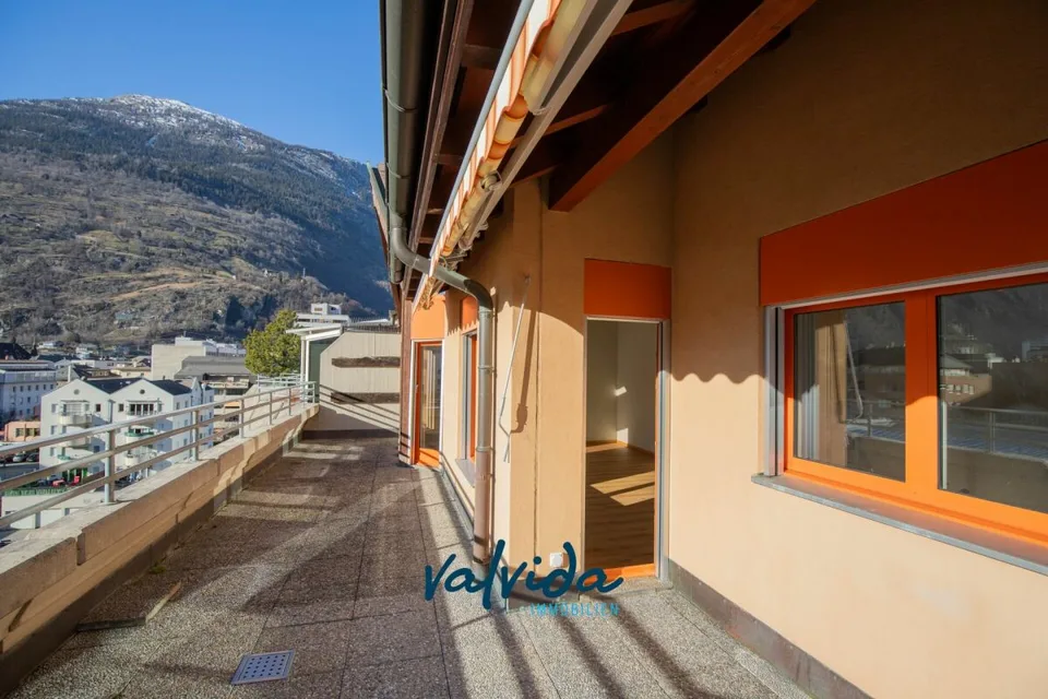 Living Paradise Above the Rooftops of Brig – photo 16 of 19