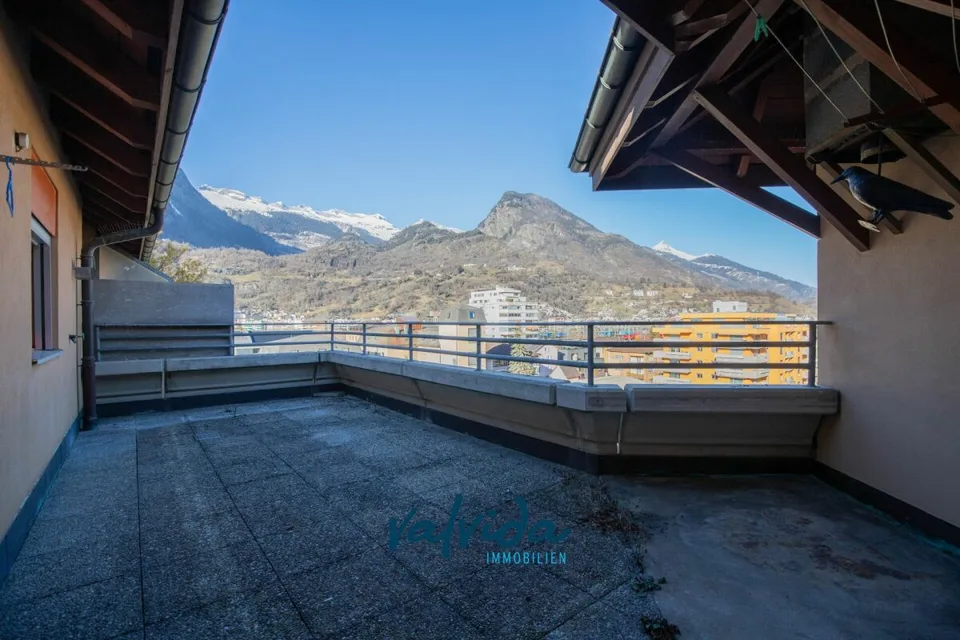 Living Paradise Above the Rooftops of Brig – photo 18 of 19