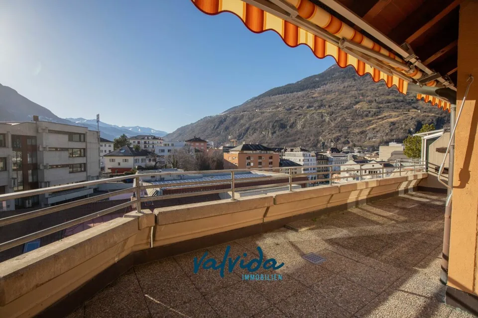 Living Paradise Above the Rooftops of Brig – photo 2 of 19