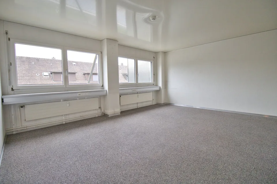 Bright, fully developed office and commercial spaces at a top price! – photo 9 of 17