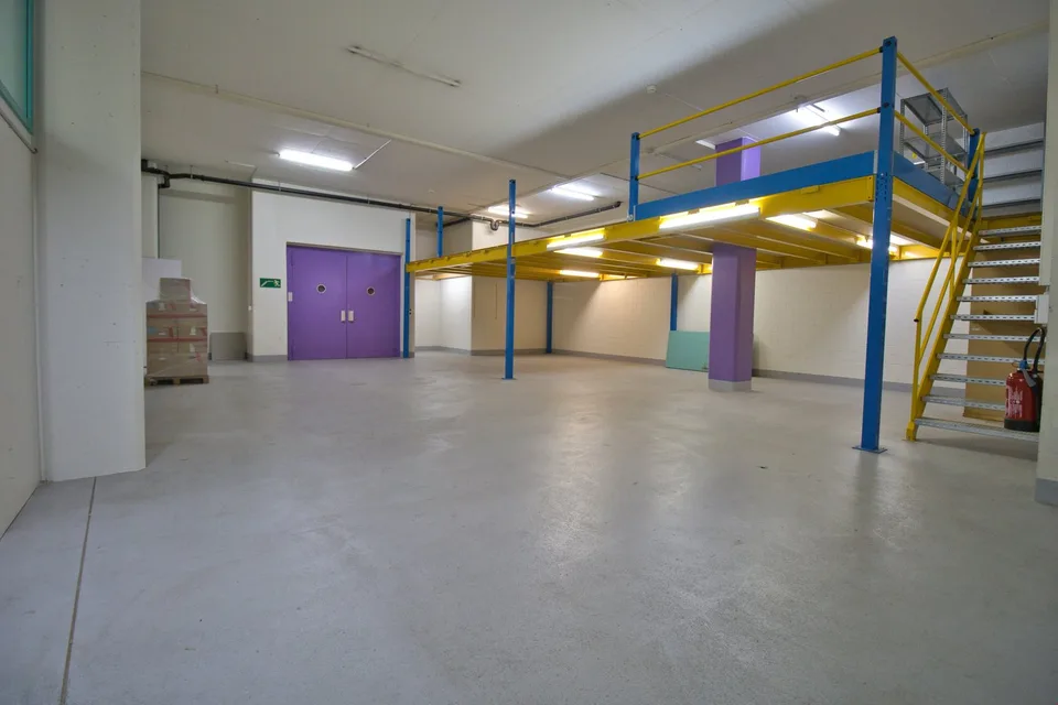 Bright, fully developed office and commercial spaces at a top price! – photo 13 of 17