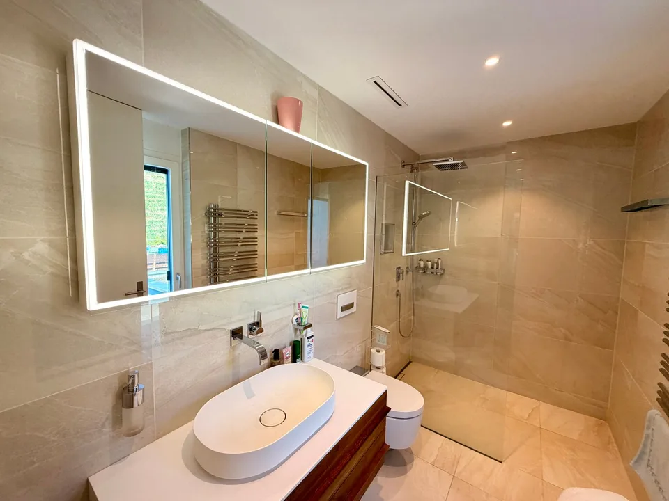 LUXURY LIVING — PENTHOUSE DER SUPERLATIVE — FERIENSTIMMUNG AM REBBERG - GRANDIOSE 360° PANORAMASICHT – Foto 16 von 18