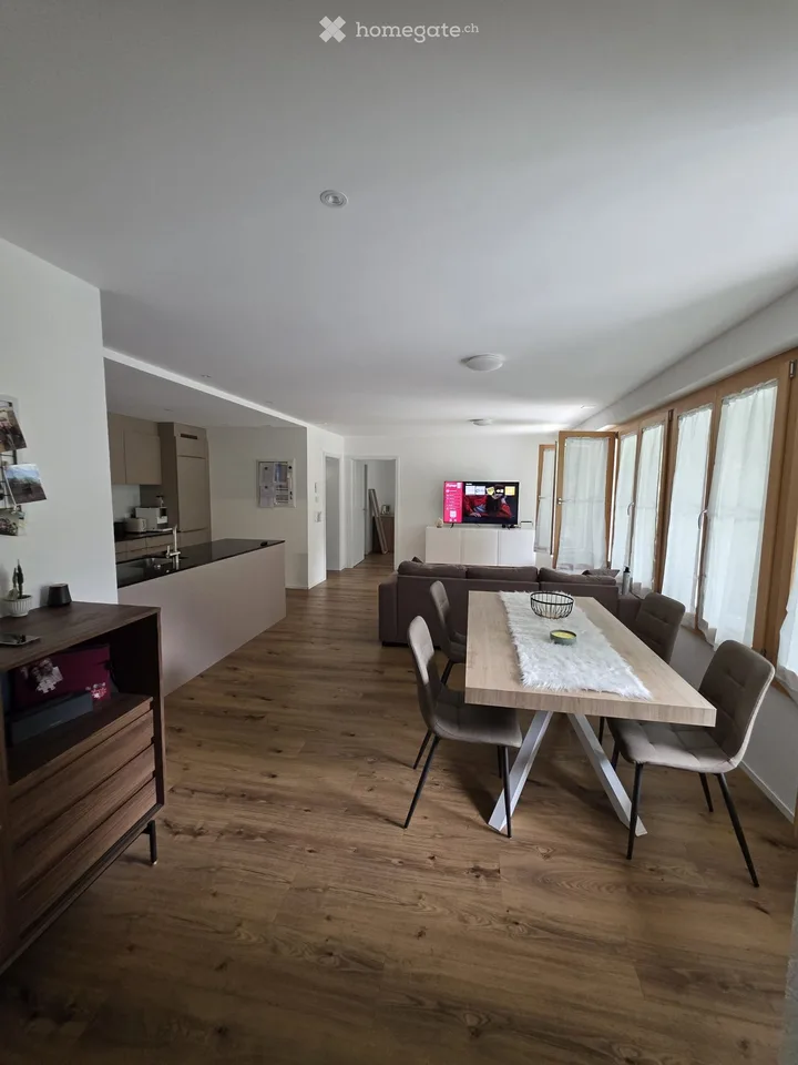 Appartamento moderno e luminoso di 3,5 locali a 3862 Innertkirchen, disponibile dal 1 dicembre 2026 – foto 4 di 5
