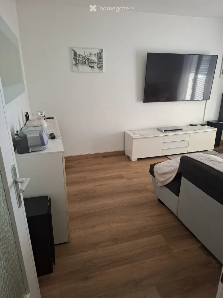Appartement zur Miete in Colombier – Foto 2 von 5