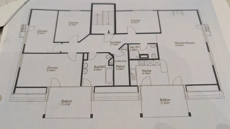 Lumineux avec deux balcons, cheminée & deux cases de garage – photo 25 sur 25