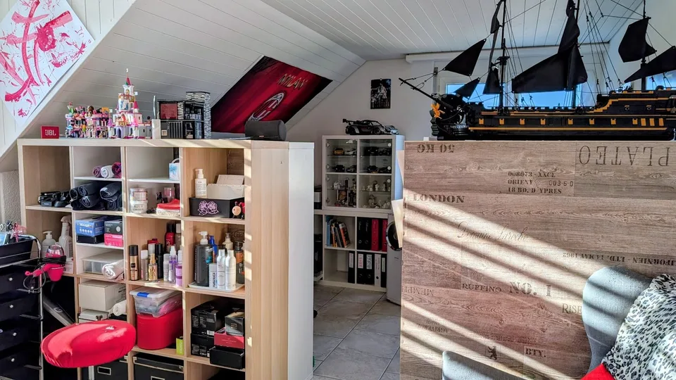 Lumineux avec deux balcons, cheminée & deux cases de garage – photo 19 sur 25
