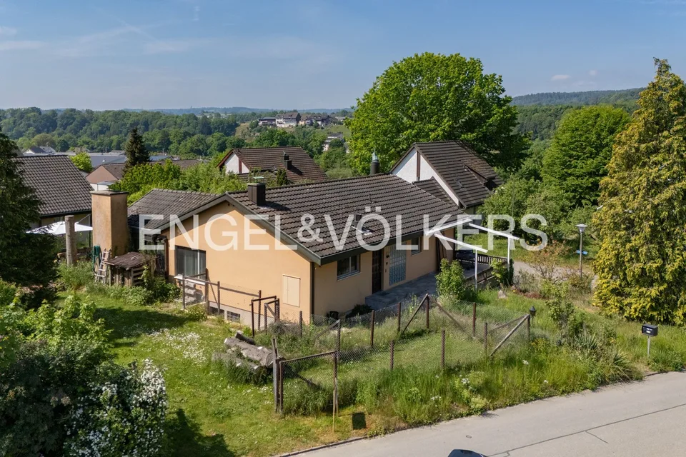 Casa unifamiliare con grande terreno e spazio per idee – foto 2 di 5