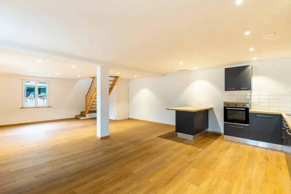 Casa semindipendente di 3,5 locali appena ristrutturata in affitto a Kollbrunn – foto 3 di 10