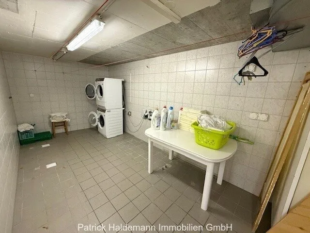 Spazio commerciale polivalente nel centro del villaggio – foto 3 di 8