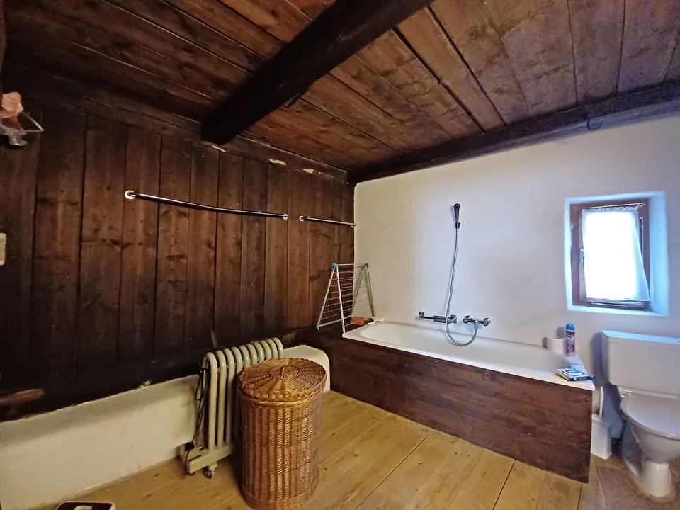 A piece of Engadine history - historic residential house with stable building – photo 4 of 11