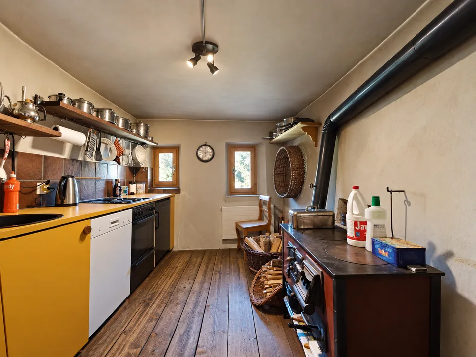 A piece of Engadine history - historic residential house with stable building – photo 3 of 11