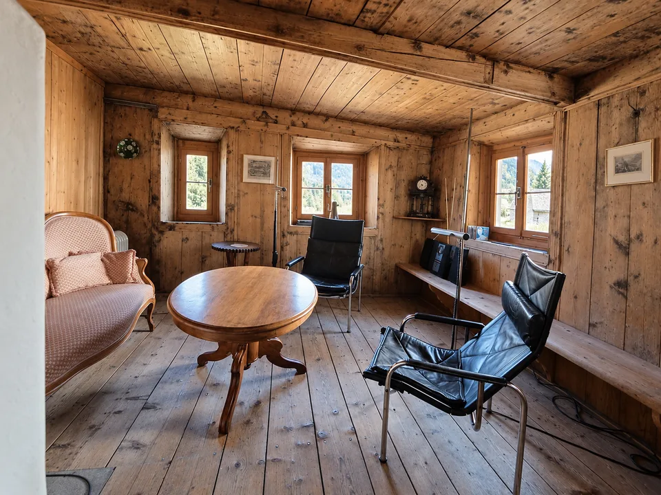 A piece of Engadine history - historic residential house with stable building – photo 2 of 11