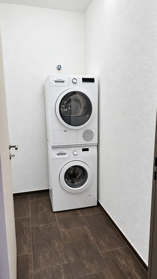 Gepflegte 2.5-Zimmer Attikawohnung mit Aussicht in Siebnen – Foto 9 von 10