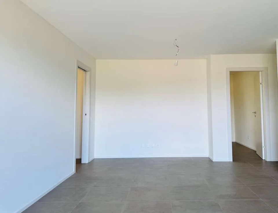 Wohnen in Capriasca: elegantes 4.5-Zimmer-Wohnung mit offenem Blick und viel Licht – Foto 4 von 11