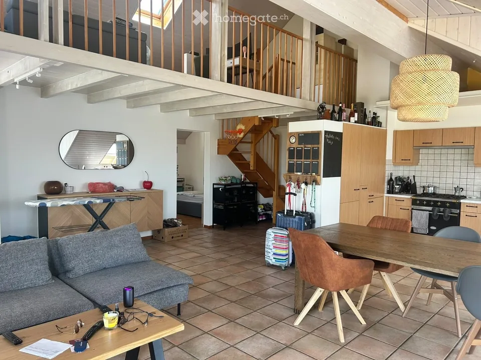 Grande camera in condivisione con terrazza, parcheggio e mezzanino – foto 2 di 2