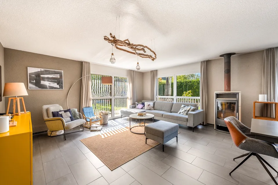 Modern, luxurious 7½-room villa with a heated swimming pool, etc. – Foto 11 von 13