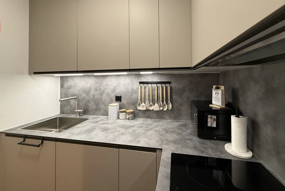 SCHÖNE 3.5 ZIMMER VOLLSTÄNDIG RENOVIERT IN LUGANO SUD – Foto 11 von 17