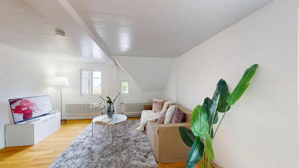 Sanierte 2.5 Zimmer-Wohnung in historischem Gebäude zu vermieten! – Foto 2 von 8