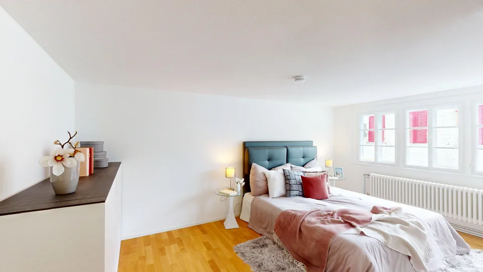 Sanierte 2.5 Zimmer-Wohnung in historischem Gebäude zu vermieten! – Foto 6 von 8
