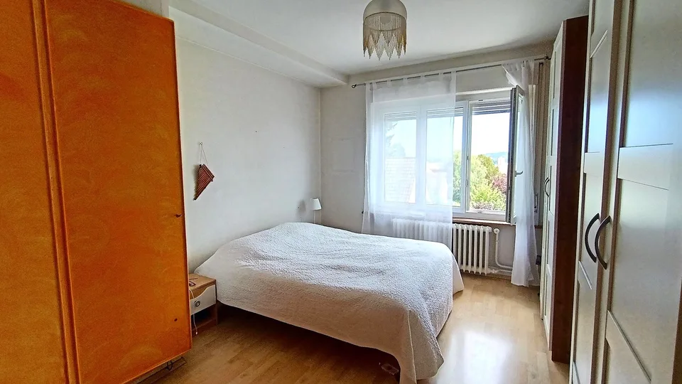 Schöne Villa mit 2 Wohnungen und Erweiterungspotenzial – Foto 7 von 21