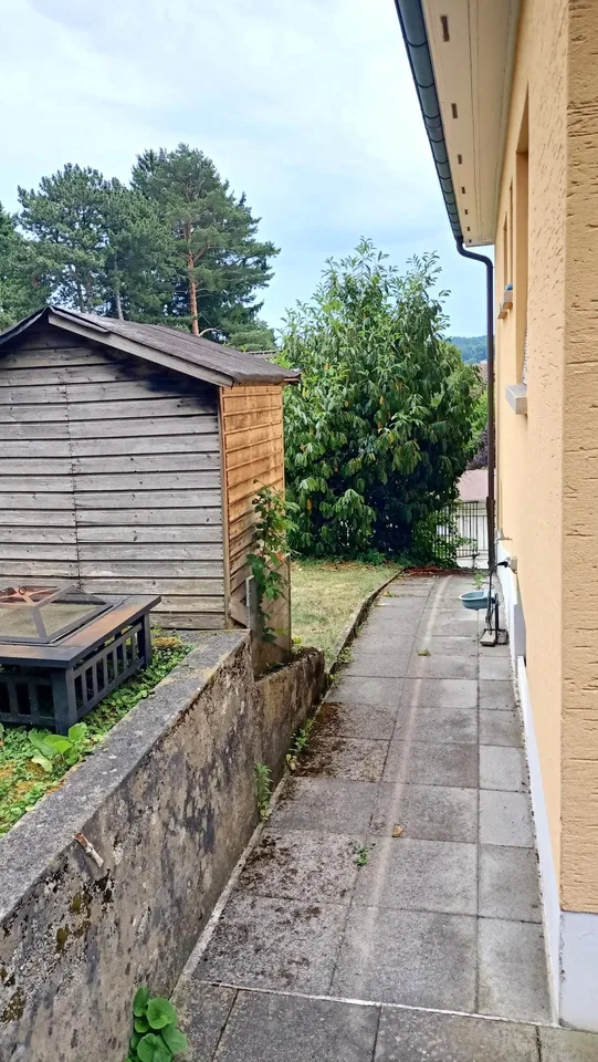 Schöne Villa mit 2 Wohnungen und Erweiterungspotenzial – Foto 21 von 21