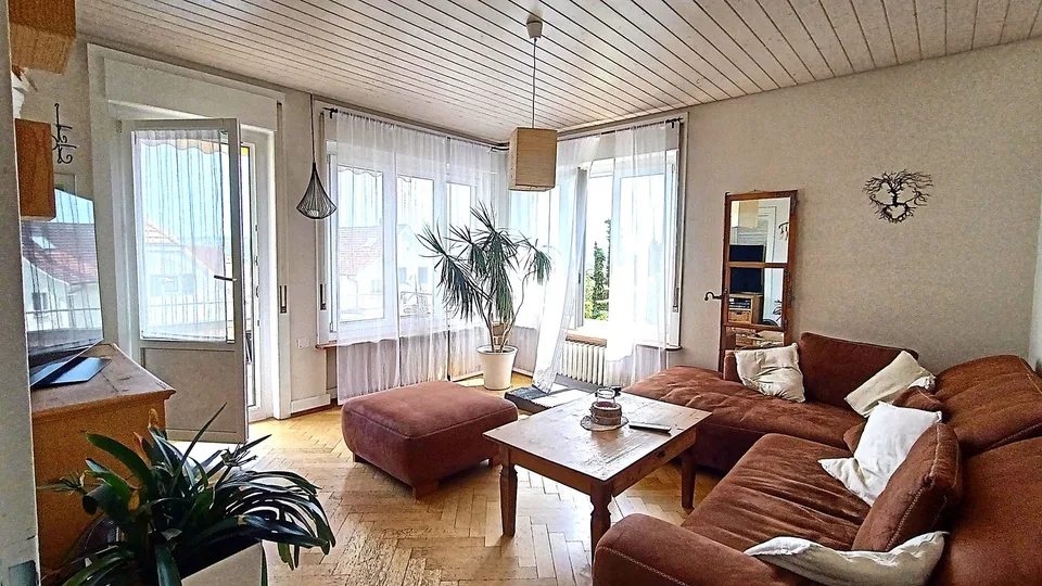 Schöne Villa mit 2 Wohnungen und Erweiterungspotenzial – Foto 5 von 21