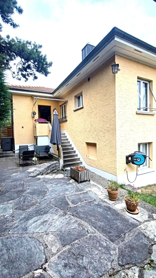 Schöne Villa mit 2 Wohnungen und Erweiterungspotenzial – Foto 18 von 21