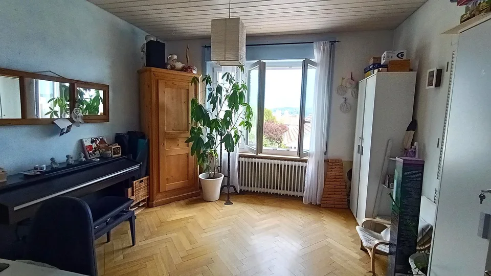 Schöne Villa mit 2 Wohnungen und Erweiterungspotenzial – Foto 6 von 21